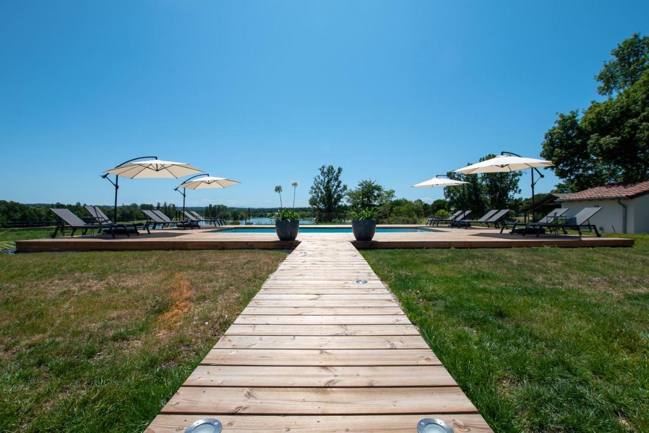 La Villa Face Au Lac Saramon Екстериор снимка